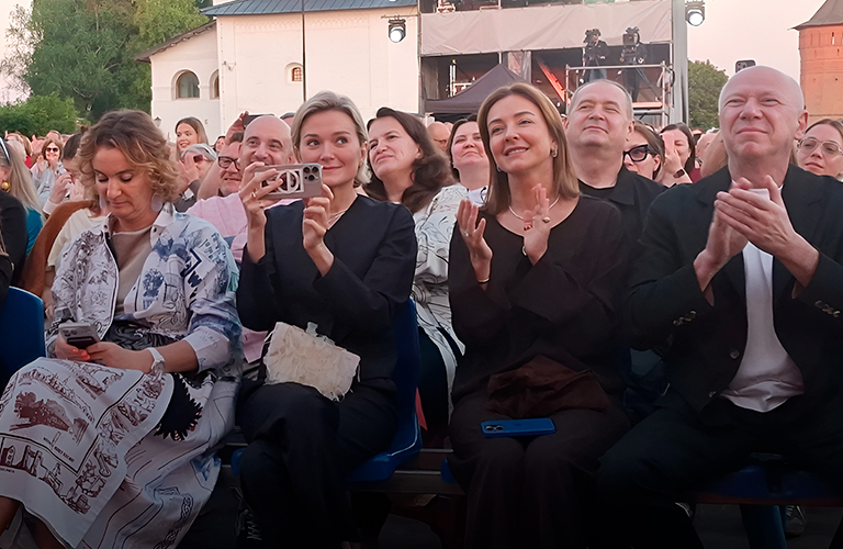 От четы Макарских до Надежды Михалковой — что делали звезды в городах Владимирской области?