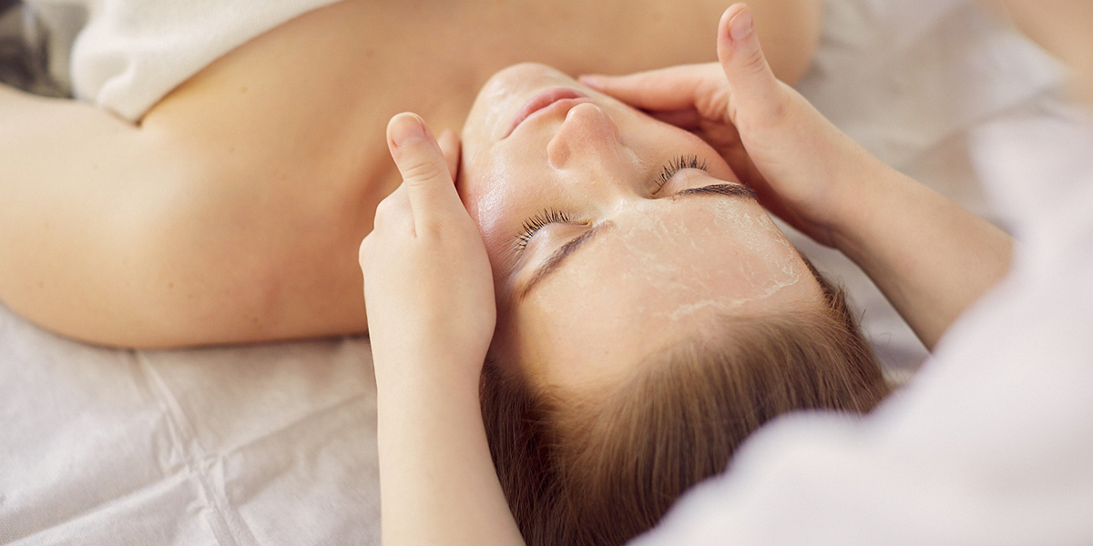 Глубокотканный массаж: особенности и бьюти-результаты