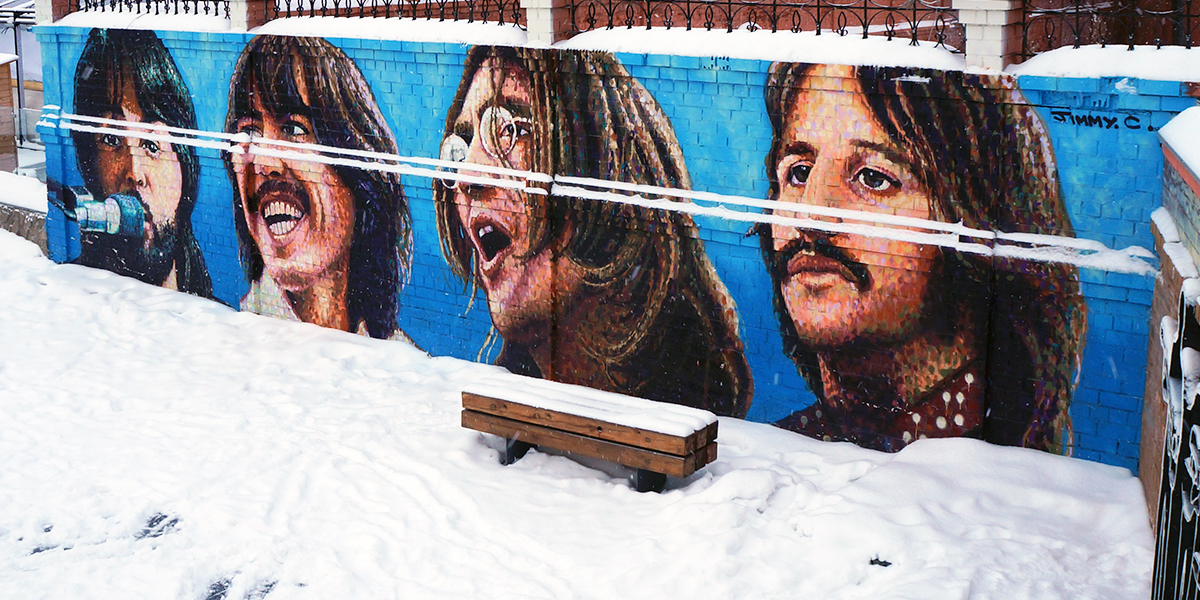 «Битлз», горы и узоры. Владимирский архитектор про яркие граффити-районы трех стран