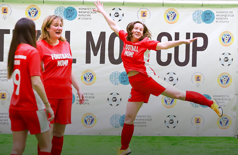 Мамы играют в футбол. Женская сборная из Владимира приняла участие в «FOOTBALL MOM CUP 2022»