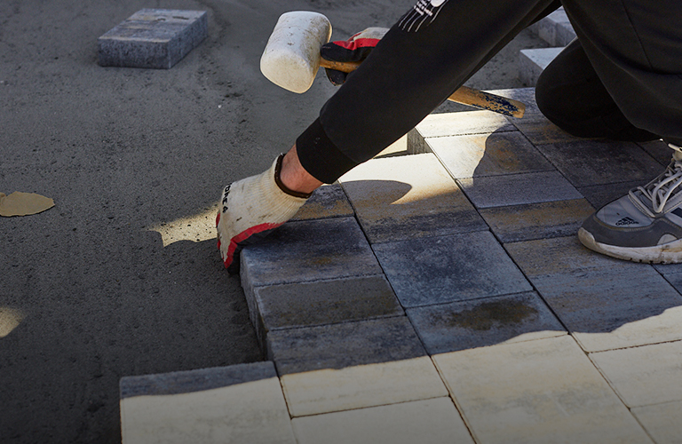 От заставы до заставы в одном стиле. На центральной улице Суздаля перекладывают плитку