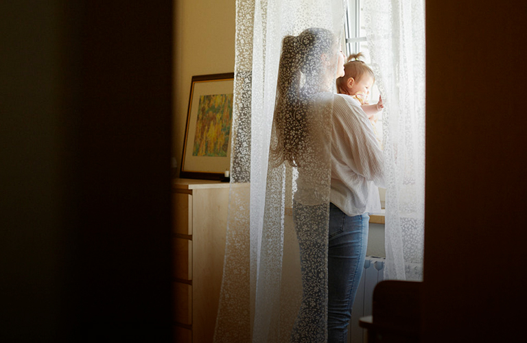 «Рыдала на руках у мужа». Бывшая чайлдфри о принятии себя в роли матери и сложностях декрета