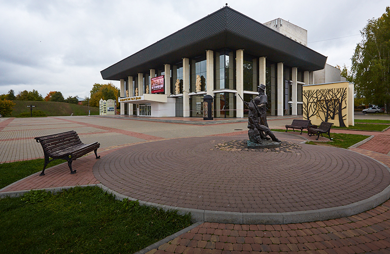 «У нас нет ничего: ни гримерок, ни костюмерных», — Борис Гунин о новом этапе жизни драмтеатра