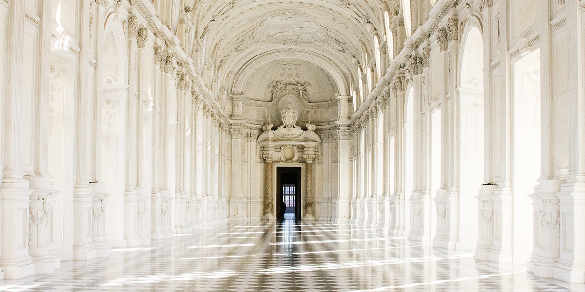 Царь, статуи, лепнина: владимирские дворцы во всем блеске