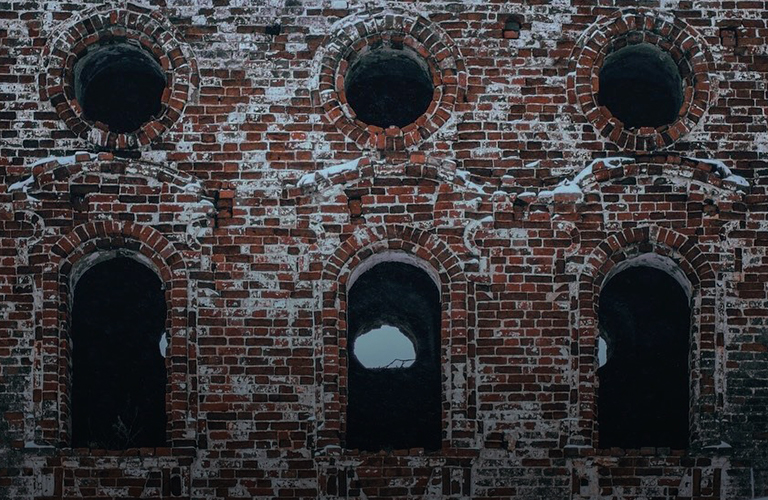 «Постапокалипсис мог бы выглядеть так» — мрачные заброшки 33-го региона