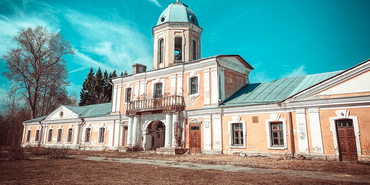 С театром и музыкальным паркетом! Заброшенная усадьба 33-го региона вошла в топ-7 красивейших в стране