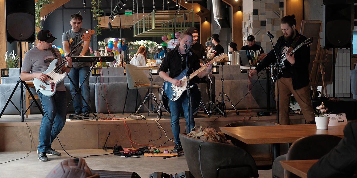 Фестиваль, который посетили не только «Ночные волки», но и французский музыкант