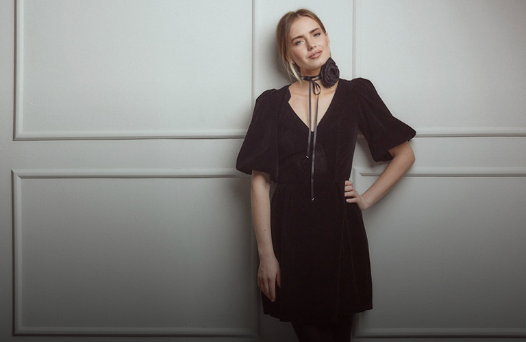 Елена Чернева о том, как привлекать внимание не глубоким декольте, а «изюминкой» в деталях