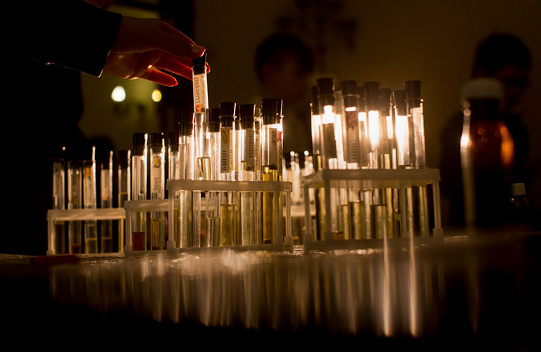 Такому в универе не научат. Редкие специалисты во Владимире