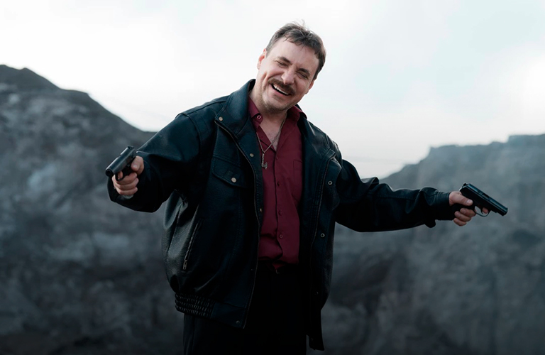 «Человек, который смеётся»: на больших экранах новая комедия, где герою не скрыть эмоций