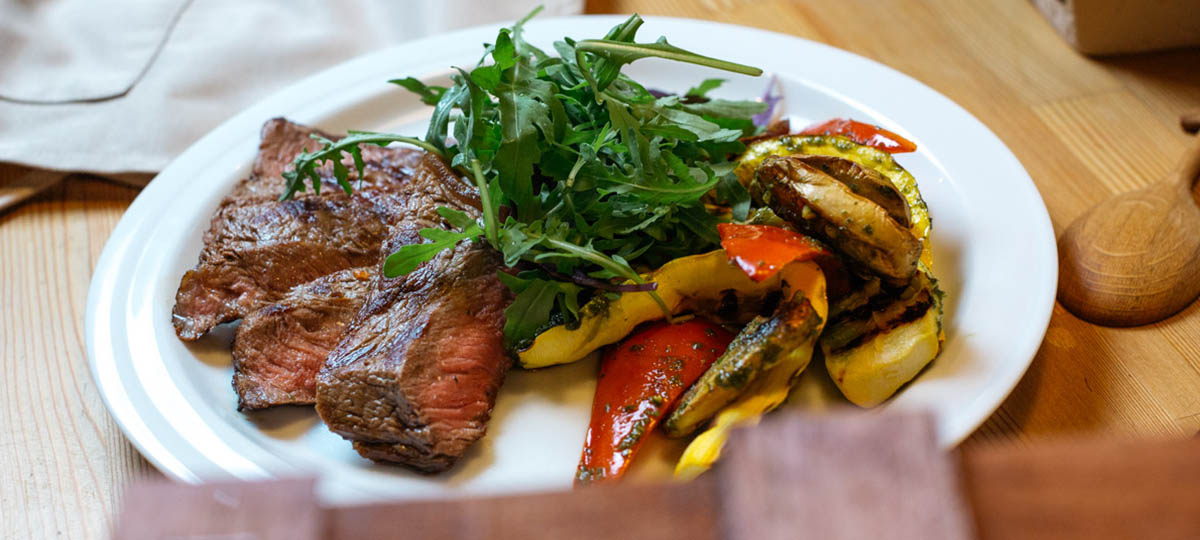 Кулинарный ответ: Что такое стриплойн из черного ангуса?