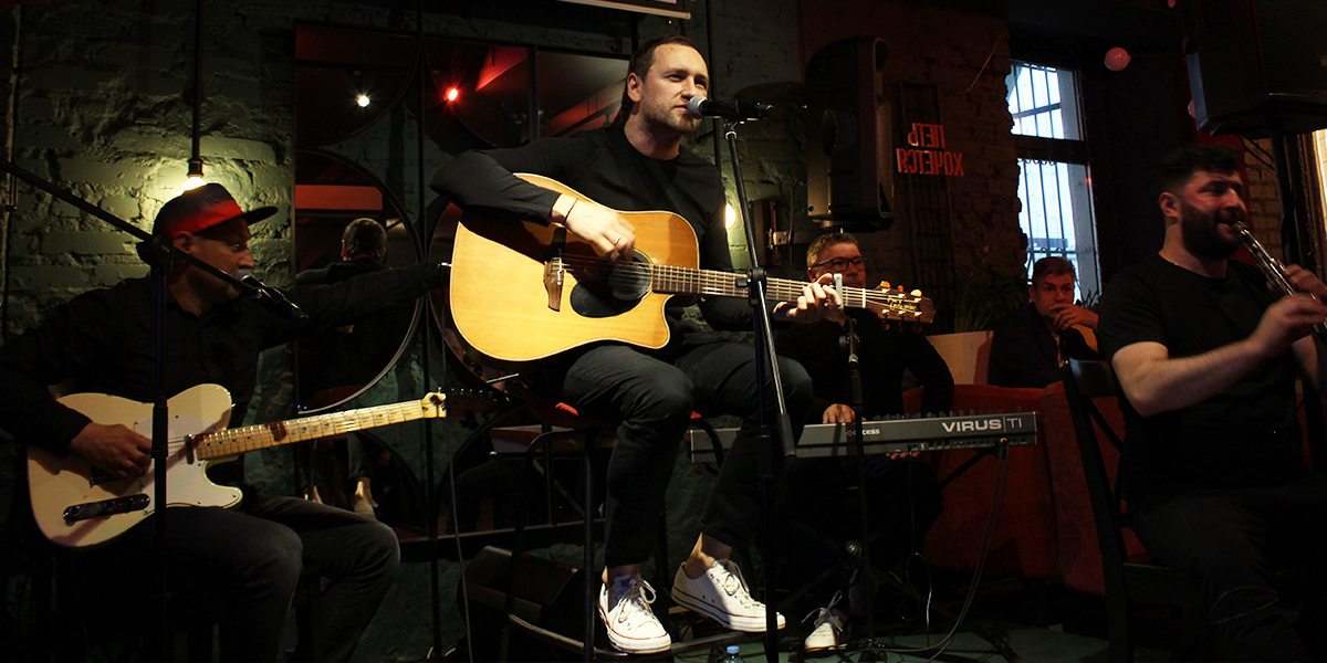 От лирики до хоровода: выступление группы «После 11»