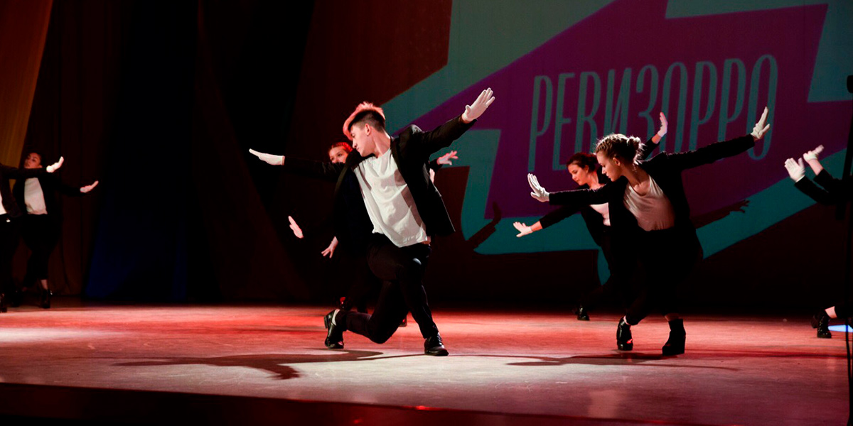 Танцы на пилоне, вог, брейк и другие умения капитана владимирских чирлидеров