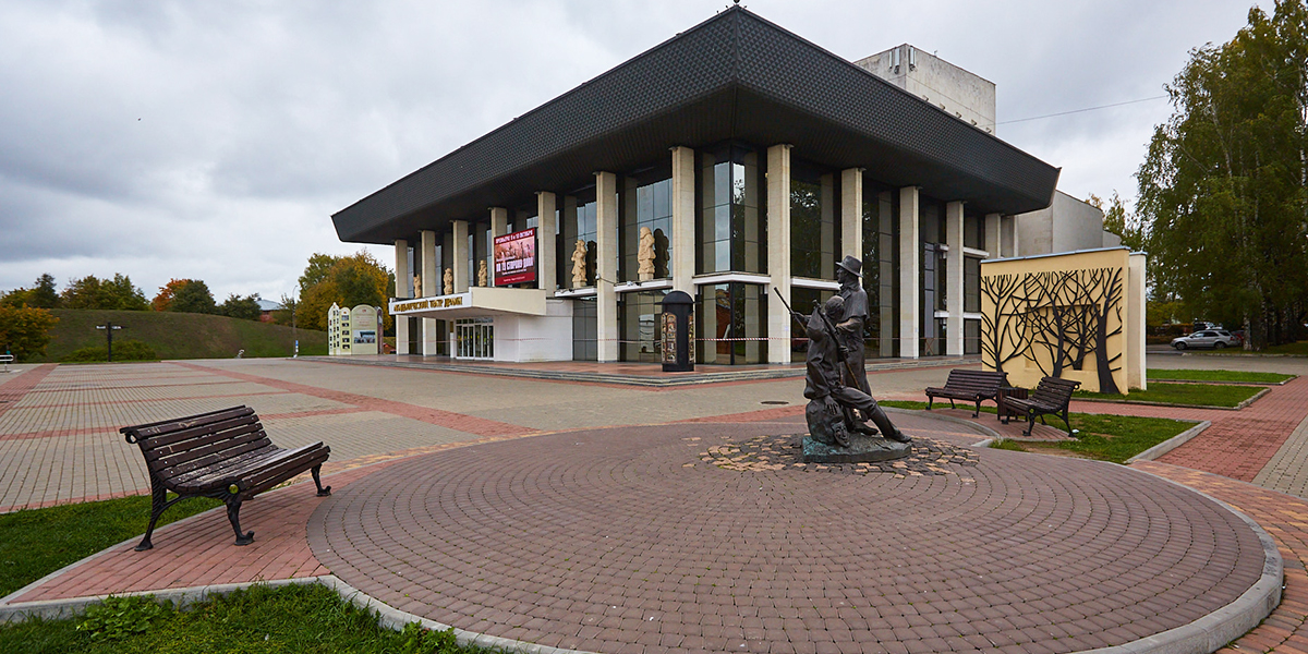 Театр драмы после реконструкции – уютный коворкинг днем, higth-tech спектакли вечером