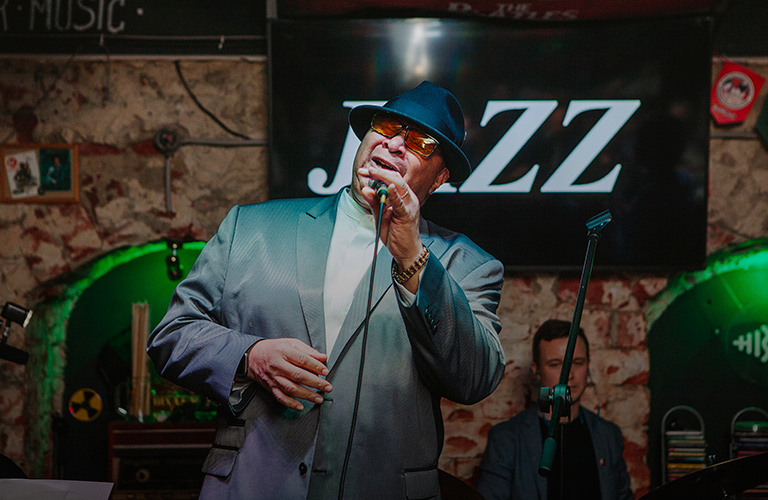 Гость из Америки: во Владимире пел сын джазовой легенды Эллы Фицджеральд