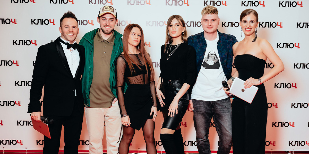 Узнаваемые лица: гости и ведущие Премии «Ключ-Медиа 2019»