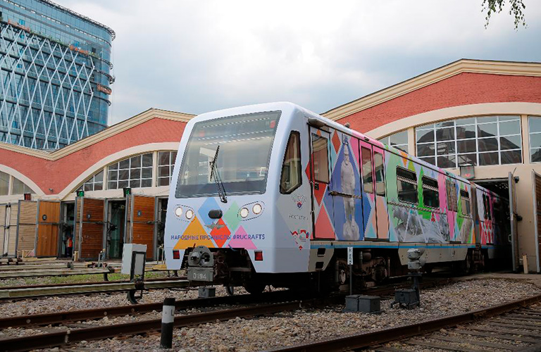 «Хрустальный» вагон и куда более значимые транспортные новости региона