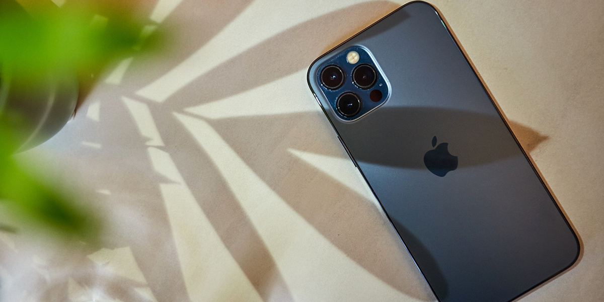 Маски и фильтры не пригодятся: обзор iPhone 12 Pro блогера Сони Анисимовой