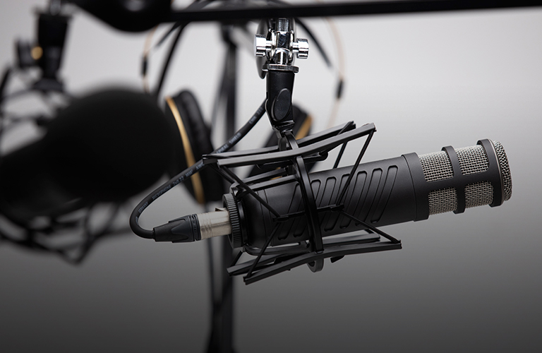 Интервью со звездами, поэзия на ходу и кризис среднего возраста в подкастах владимирцев