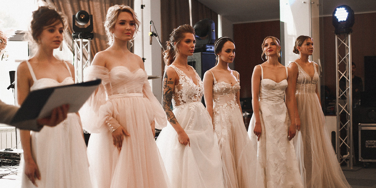 Специалисты со всей области и показ свадебных платьев этого сезона
