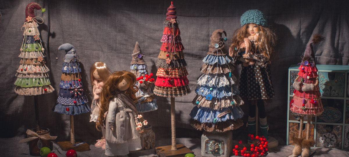 Креативный лайфхакинг: Создаем необычную ёлку в юбке и шапке