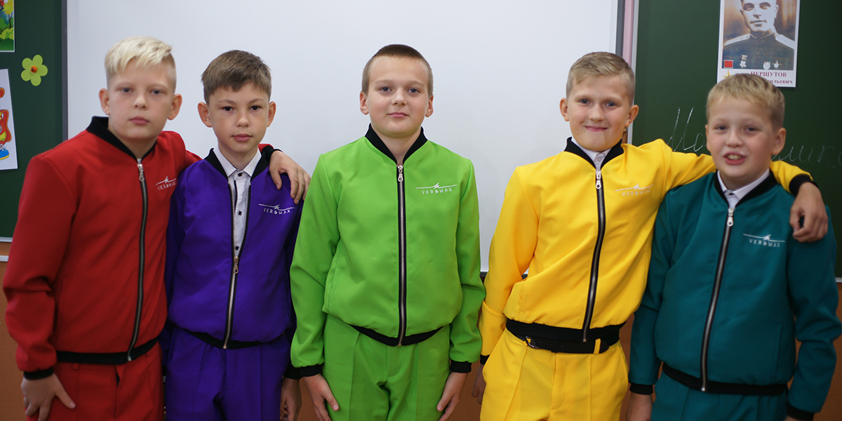 По требованиям комика Щербакова: владимирец разработал дизайн яркой школьной формы