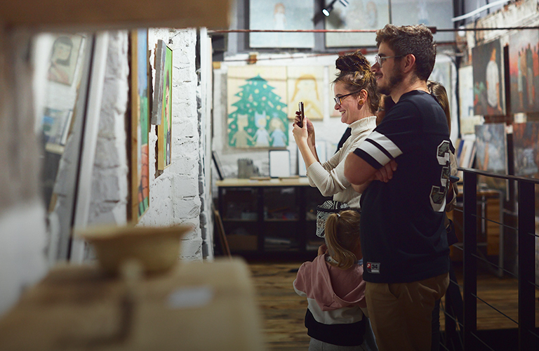 Бытовая романтика и чилл без смысловой нагрузки. «Зоны отдыха» во Владимире