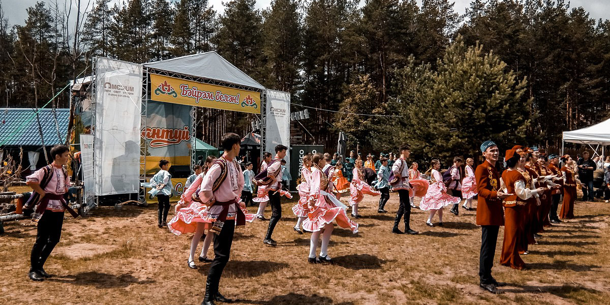 Посидели в юрте и залезли на столб: Сабантуй во Владимире