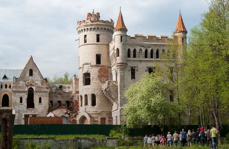 За стенами «Русского Версаля». Романы и интриги владельцев усадьбы Храповицкого