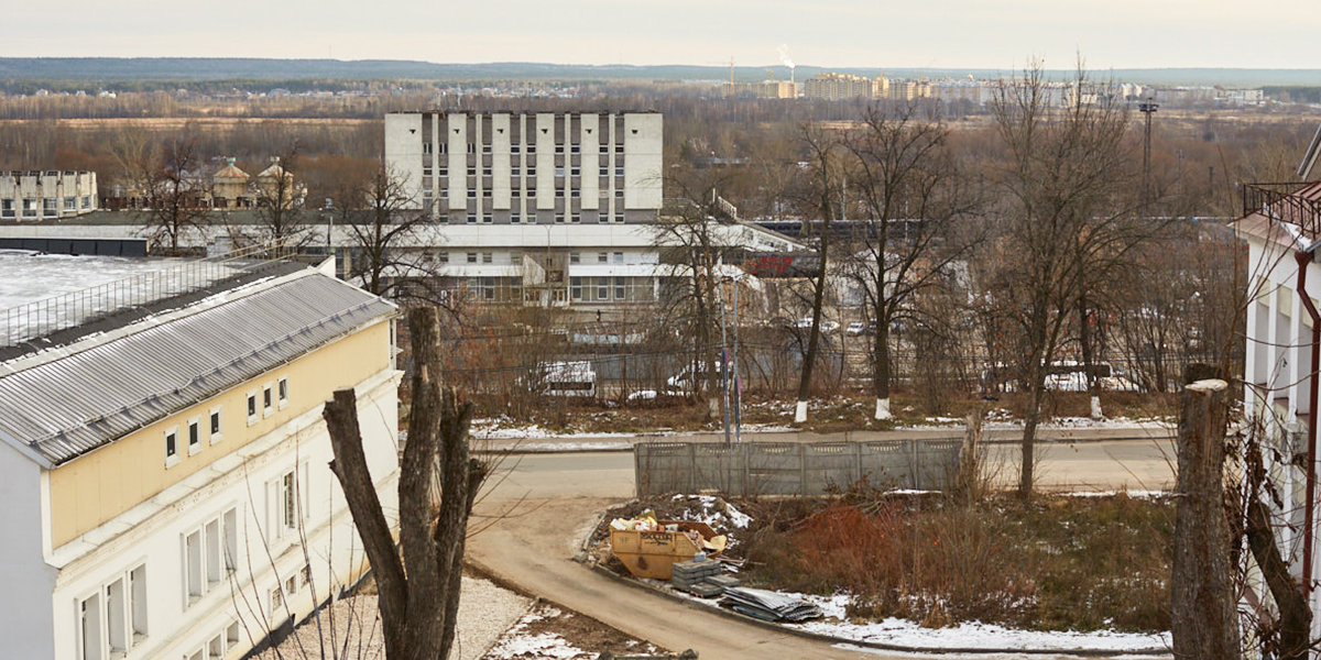 Прощай, советский модернизм? Здание владимирского вокзала пытаются спасти от вентфасадов