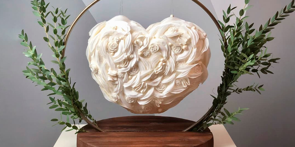 Парящие, вращающиеся и гендерные: удивительные торты местных кондитеров