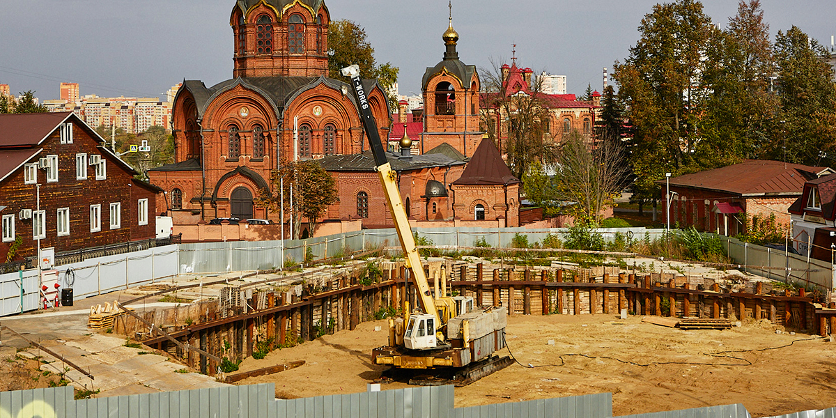 На Студеной Горе возводят шестиэтажный отель со спа-комплексом и витражным остеклением