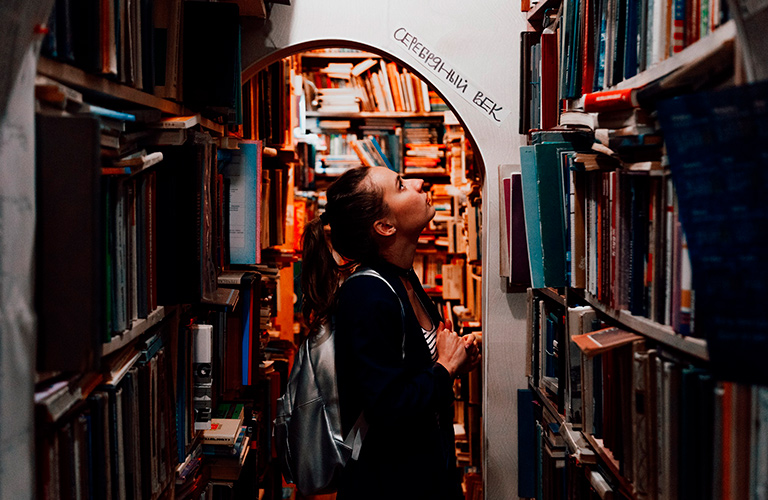 Чудеса владимирского букиниста: стихи на полках и в воздухе