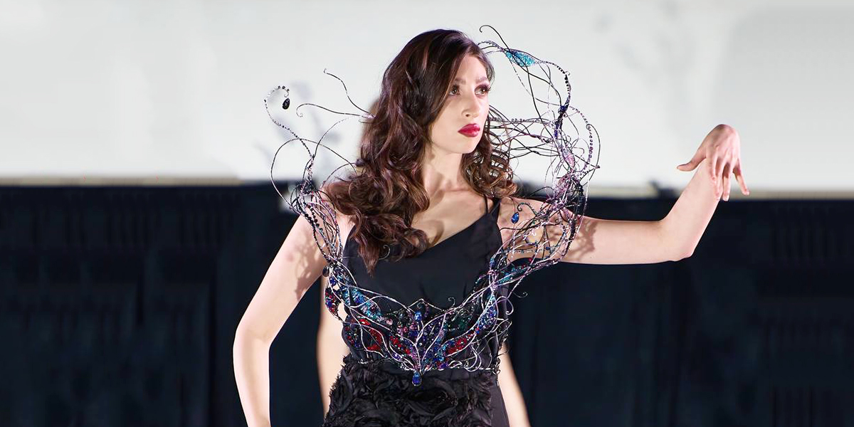 Владимирский дизайнер аксессуаров воссоздала на подиуме в Москве прекрасный хищный сад