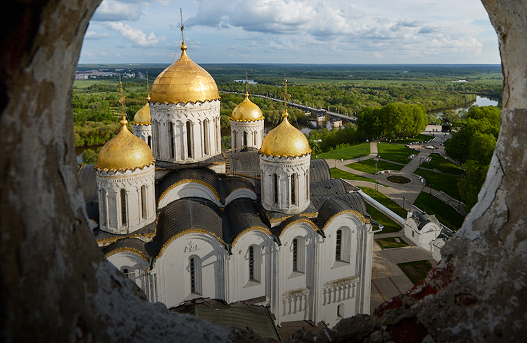 Колокольня Успенского собора и колесо обозрения: топ самых красивых видовых локаций Владимира
