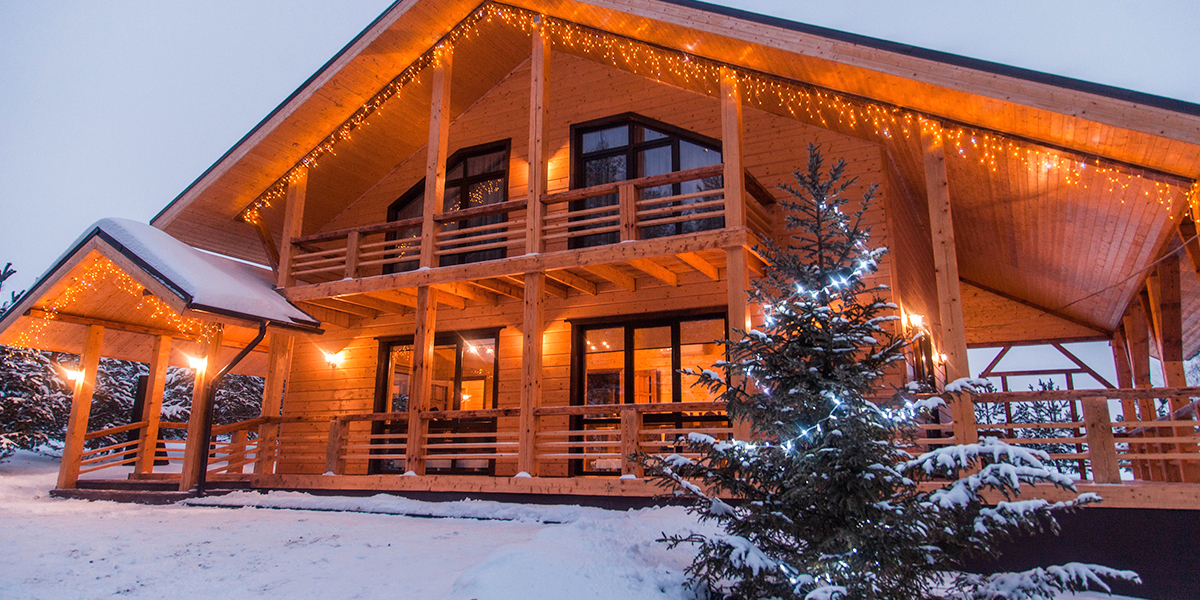 С джакузи, кроватями кинг-сайз и солярием. Обзор домов для встречи 2022 года