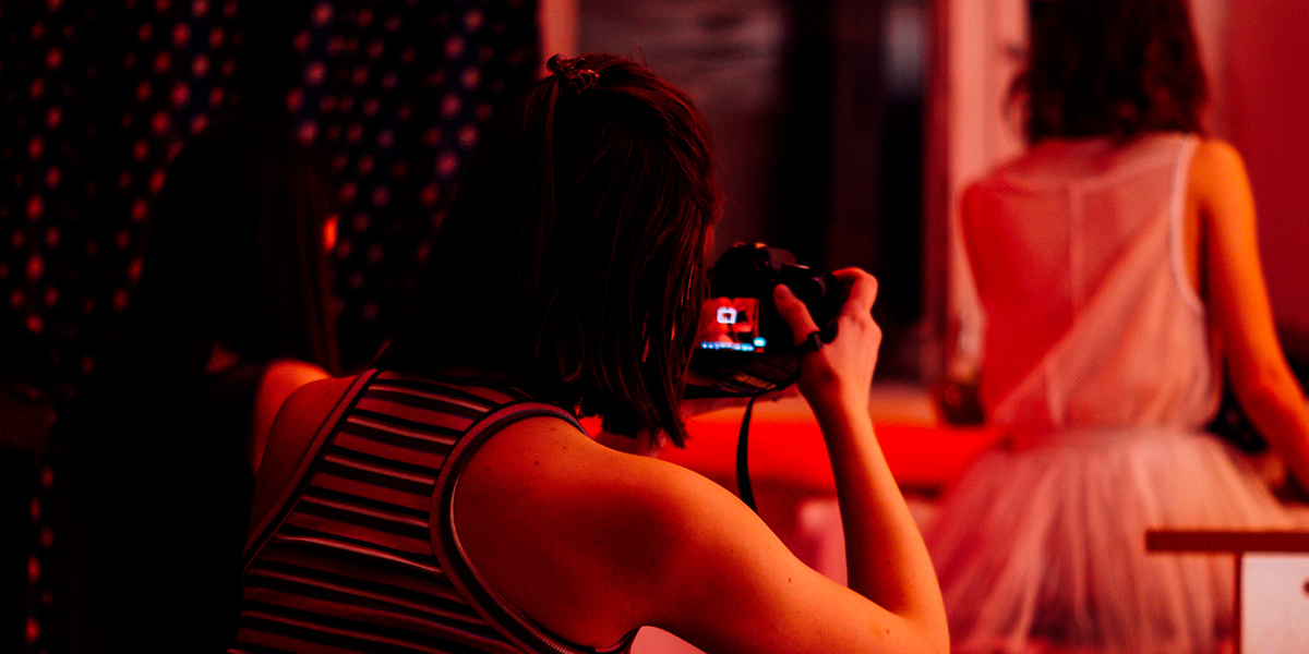 Чувственная «Пустота» владимирской ню-модели в новом клипе «MORE»