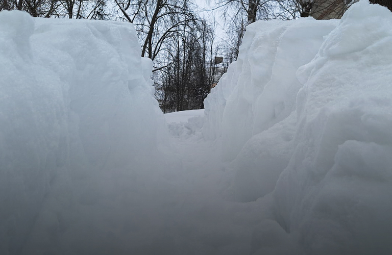 Сугробы по пояс, такси по «золотому» тарифу. Как Владимир пережил снежный апокалипсис