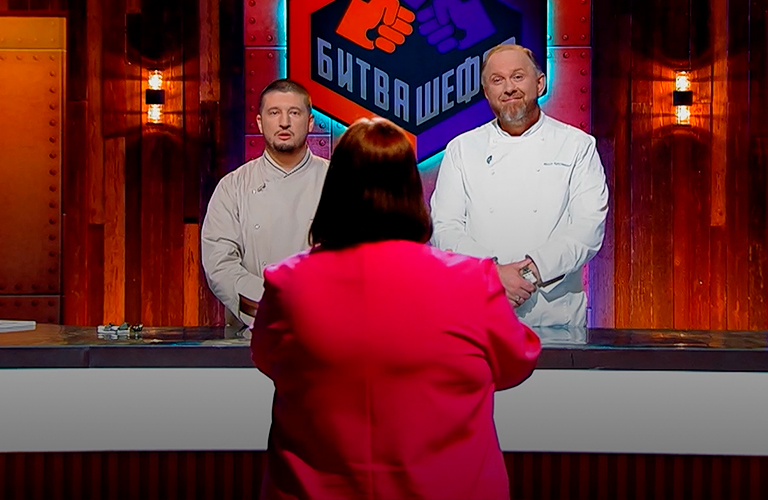 Повар из Костерево покорила Ивлева и Агзамова своим фирменным тортом на «Битве шефов»