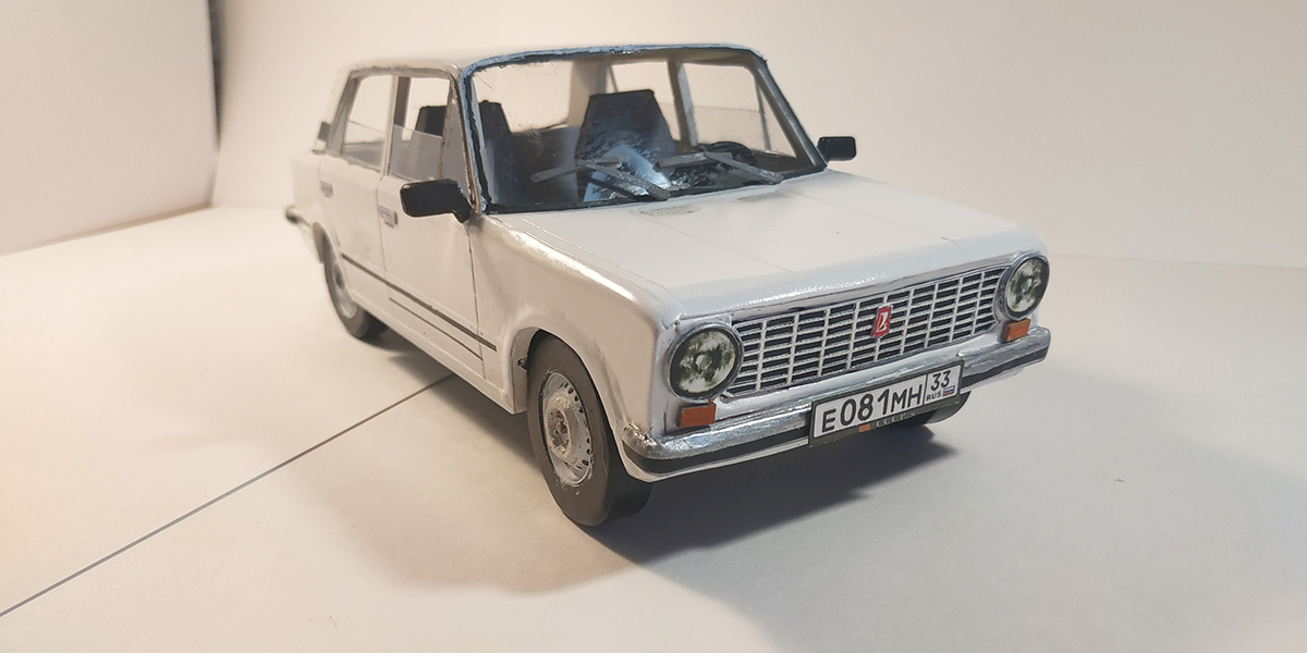 «Собрал “Копейку” за 20 дней»: 17-летний парень создает игрушечные модели настоящего транспорта