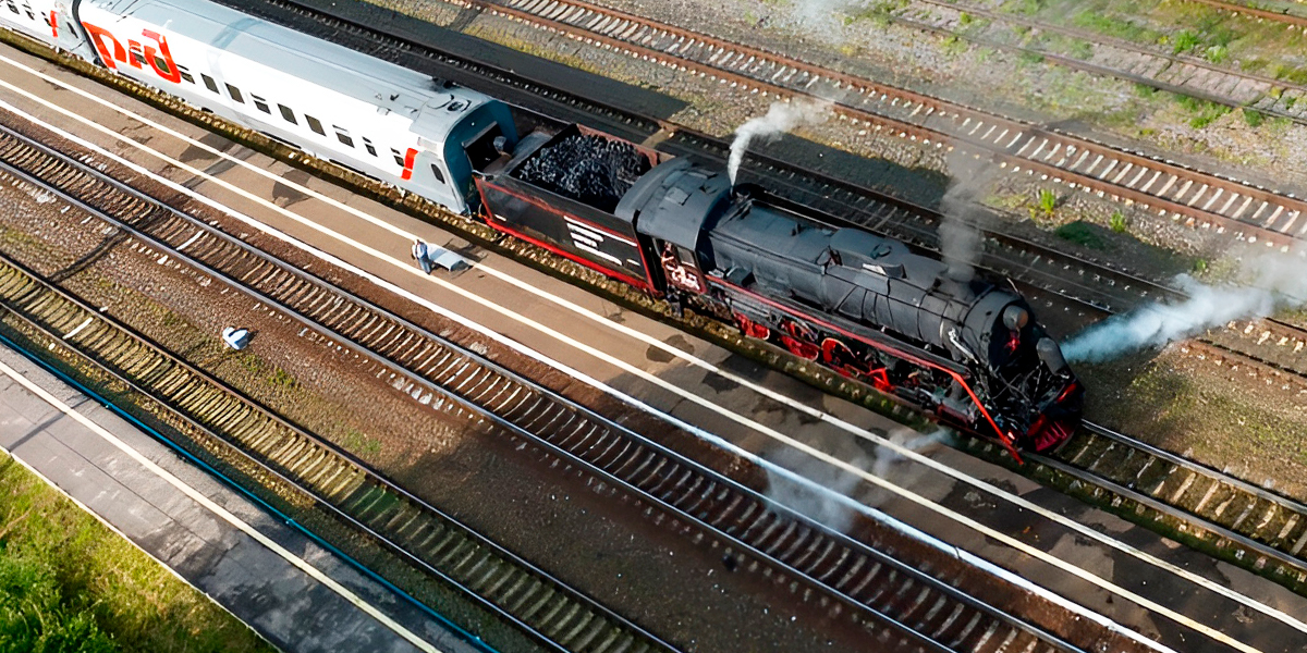 В столицу хрусталя на поезде с паровой тягой — в регионе запускают железнодорожный ретромаршрут