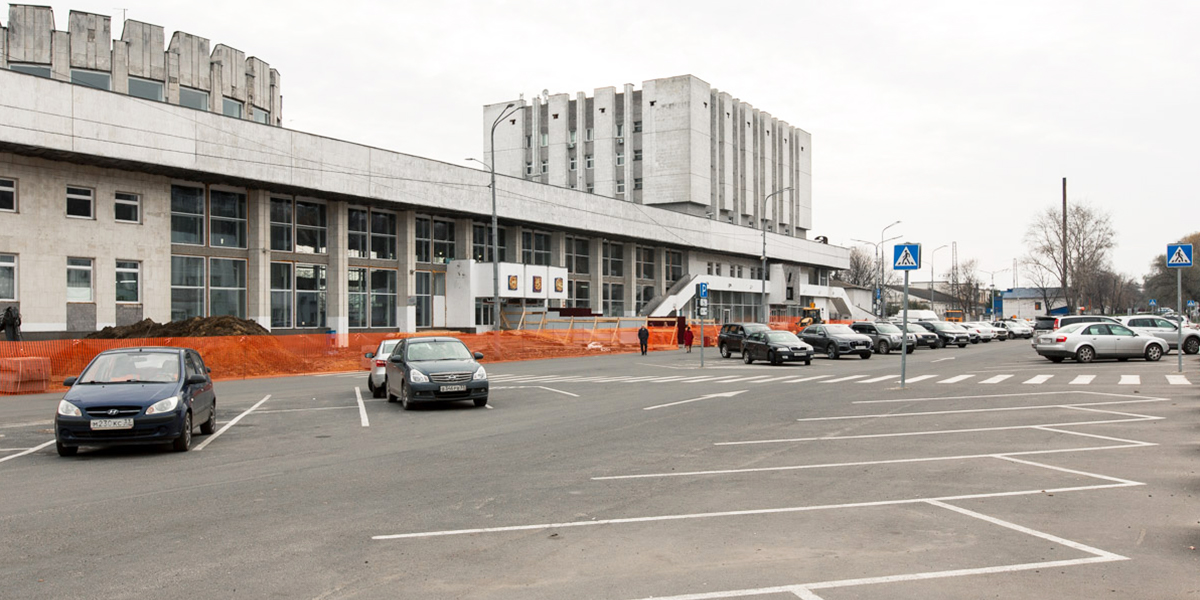 Сменят интерьер, установят эскалаторы и лифты: ж/д вокзал закроют на реконструкцию