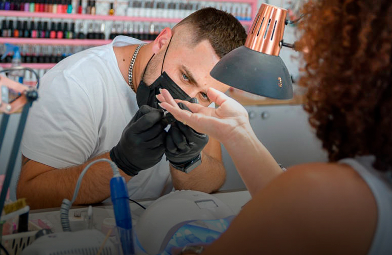 Карьерный унисекс. Владимирские мужчины, которые осваивают «женские» профессии