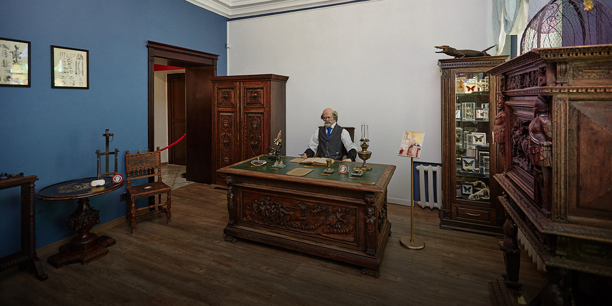 В музее на Георгиевской появился кабинет провизора с манекеном первого владимирского аптекаря