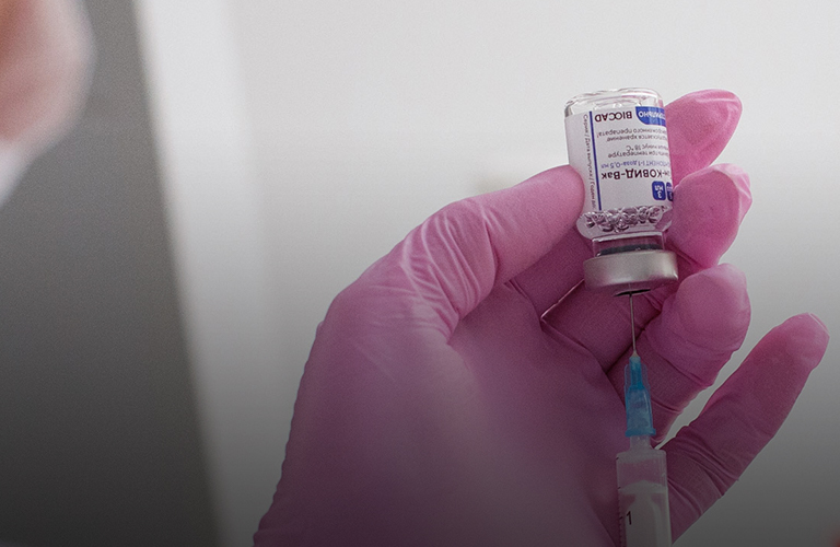 «Чипированные» или ответственные? Владимирцы, сделавшие прививку от коронавируса