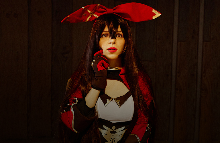 Нечисть, лекарь, аристократка и лучница: 4 альтер эго Эмы Эл