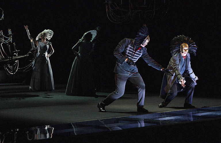 «Маскарад» во Владимире: без ЛГБТ, марсиан и «апокалипсиса сегодня»