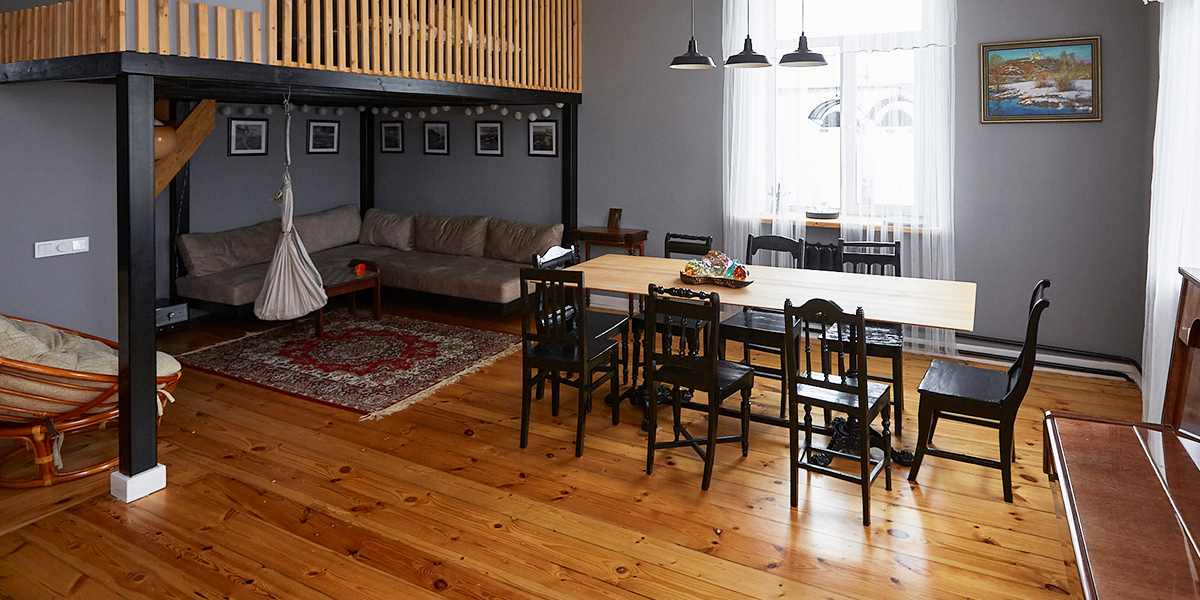 Дача-квартира с островным релаксом и раритетным декором в доме на самой шумной улице Владимира