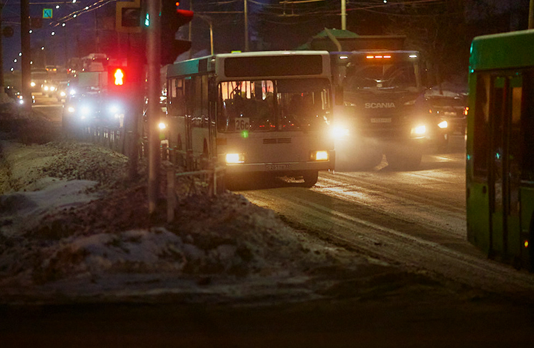 Каждый второй автобус в городе нуждается в замене, зато мост через Оку на М-12 скоро сомкнется