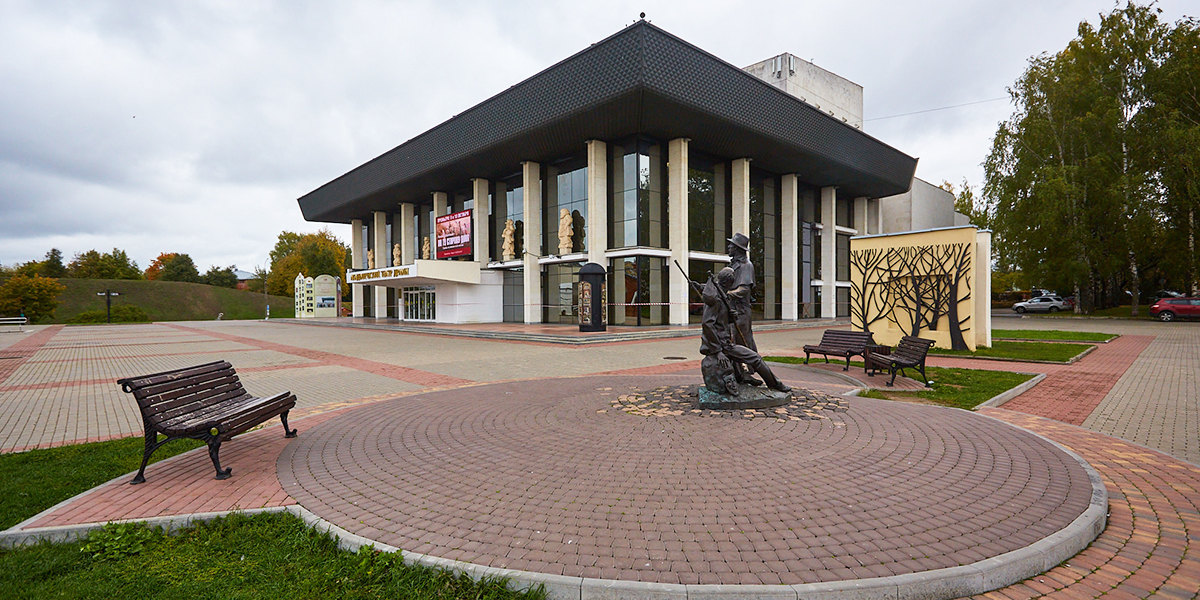 «У нас нет ничего: ни гримерок, ни костюмерных», — Борис Гунин о новом этапе жизни драмтеатра